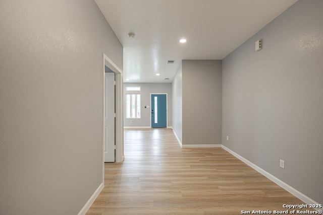 Image 11 of 29 For 10750 Green Lake