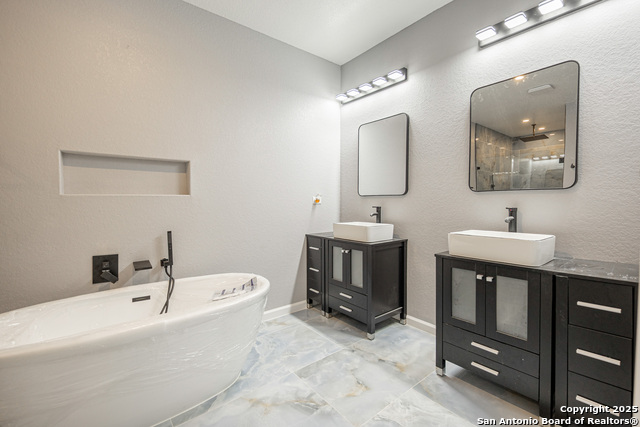 Image 14 of 29 For 10750 Green Lake