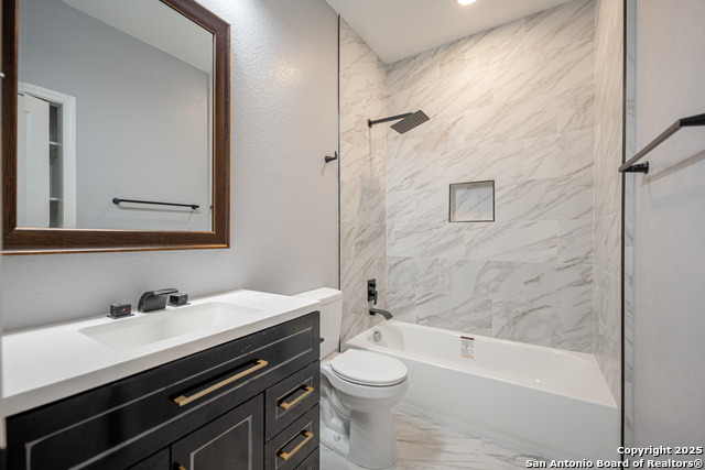 Image 20 of 29 For 10750 Green Lake