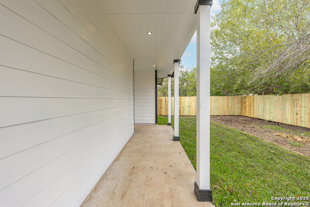 Image 27 of 29 For 10750 Green Lake