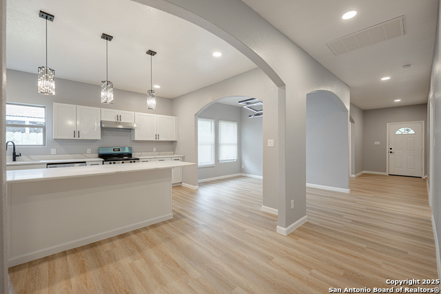 Image 4 of 29 For 10750 Green Lake