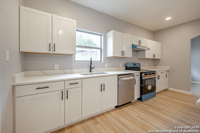 Image 8 of 29 For 10750 Green Lake