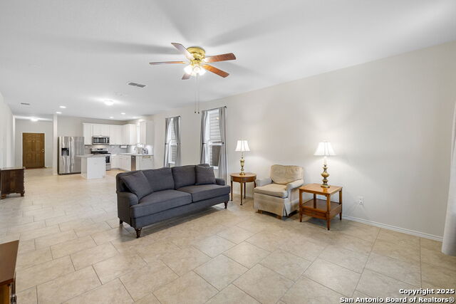 Listing photo id 10 for 408 Nova Zembla