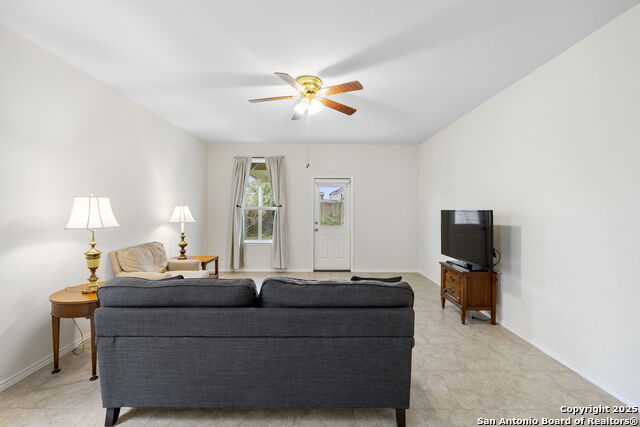 Listing photo id 11 for 408 Nova Zembla