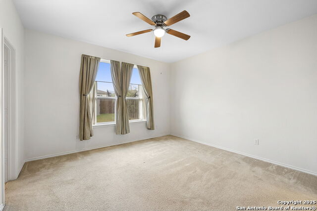 Listing photo id 16 for 408 Nova Zembla