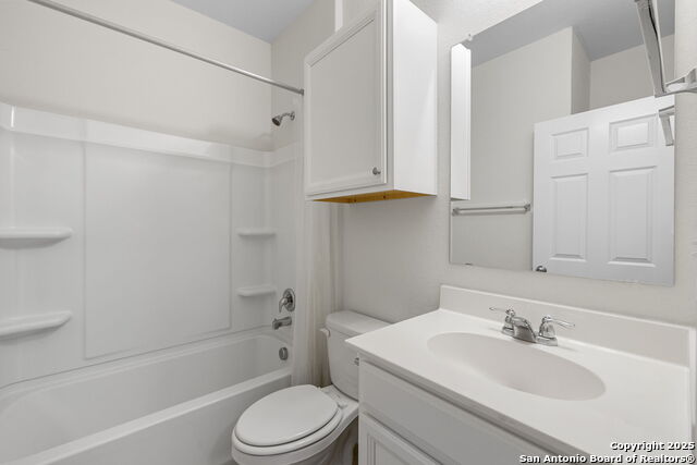 Listing photo id 24 for 408 Nova Zembla