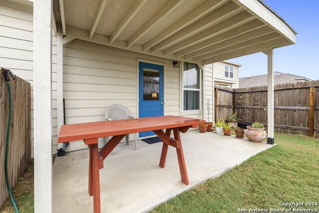 Listing photo id 25 for 408 Nova Zembla