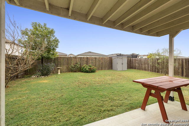 Listing photo id 26 for 408 Nova Zembla