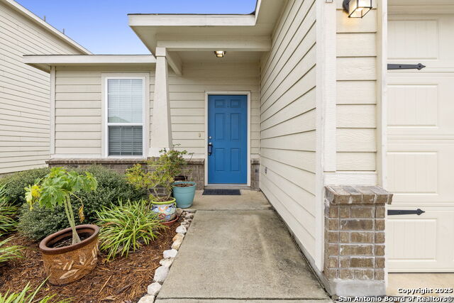 Listing photo id 1 for 408 Nova Zembla