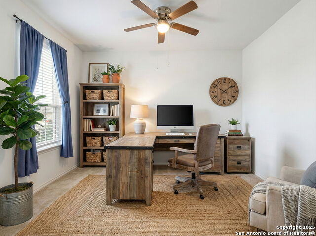 Listing photo id 3 for 408 Nova Zembla