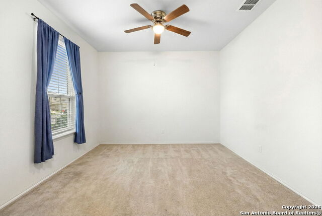 Listing photo id 4 for 408 Nova Zembla