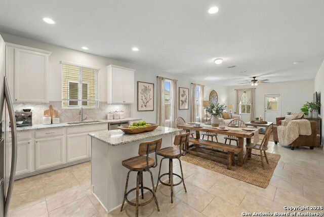 Listing photo id 5 for 408 Nova Zembla