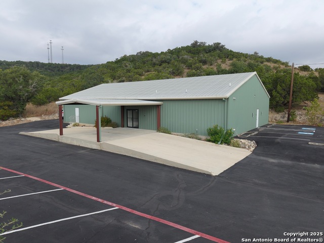 Listing photo id 0 for 2250 Fm 2673