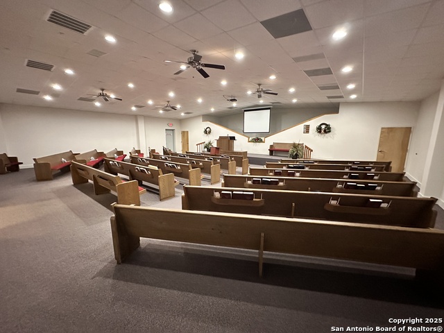 Listing photo id 1 for 2250 Fm 2673