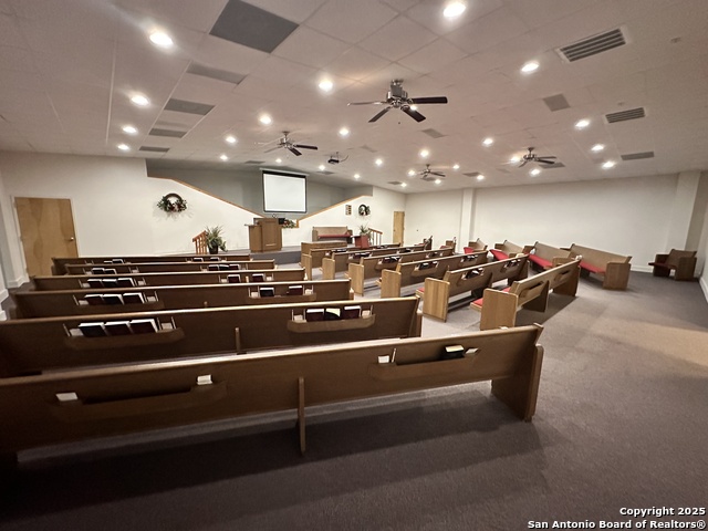 Listing photo id 2 for 2250 Fm 2673