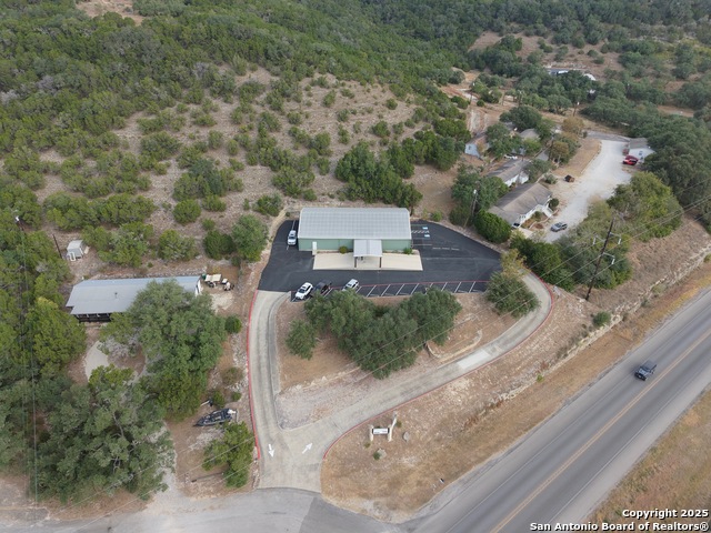 Listing photo id 6 for 2250 Fm 2673