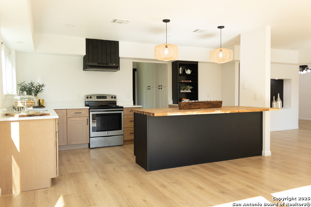 Image 10 of 31 For 6230 Hickory Hollow