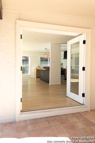 Image 13 of 31 For 6230 Hickory Hollow