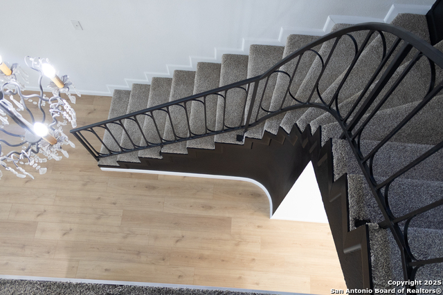 Image 17 of 31 For 6230 Hickory Hollow