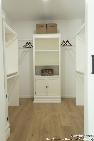 Image 19 of 31 For 6230 Hickory Hollow