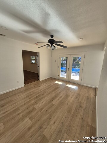 Image 22 of 31 For 6230 Hickory Hollow