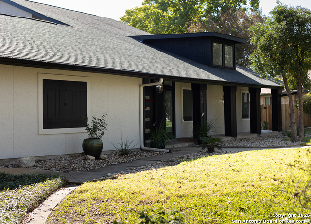 Image 3 of 31 For 6230 Hickory Hollow