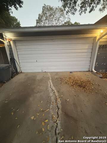 Image 4 of 20 For 3918 Chimney Springs