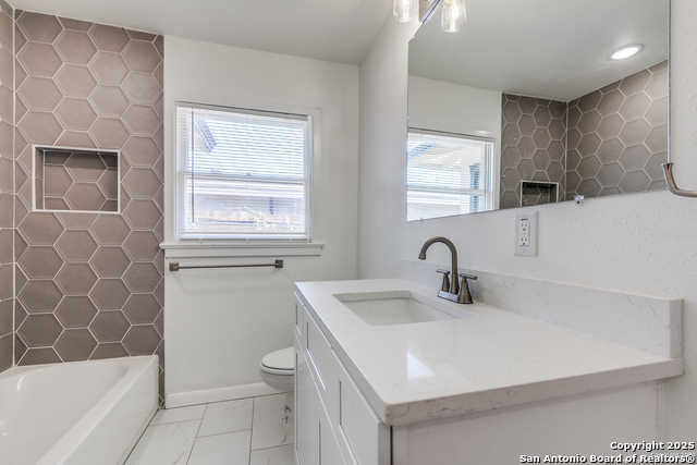 Image 9 of 21 For 150 Windsor Dr