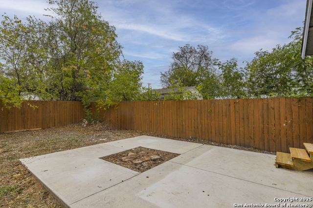 Image 16 of 18 For 125 Forrest Ave