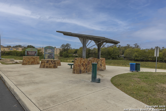 Image 17 of 18 For 125 Forrest Ave