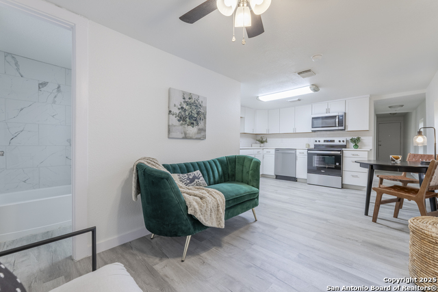 Image 5 of 18 For 125 Forrest Ave