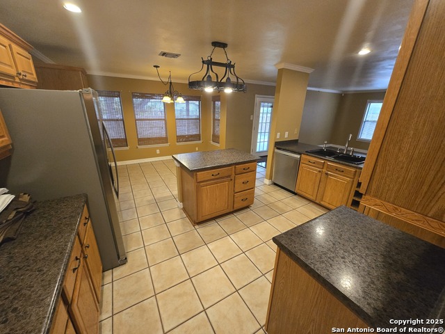 Image 22 of 49 For 8007 Sunshine Trail