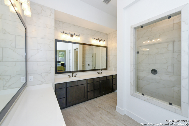 Image 14 of 23 For 26643 White Eagle