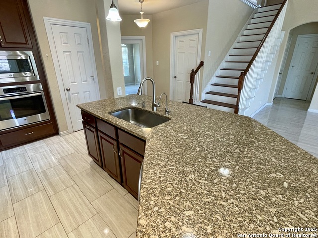 Listing photo id 8 for 1026 Faith Ranch