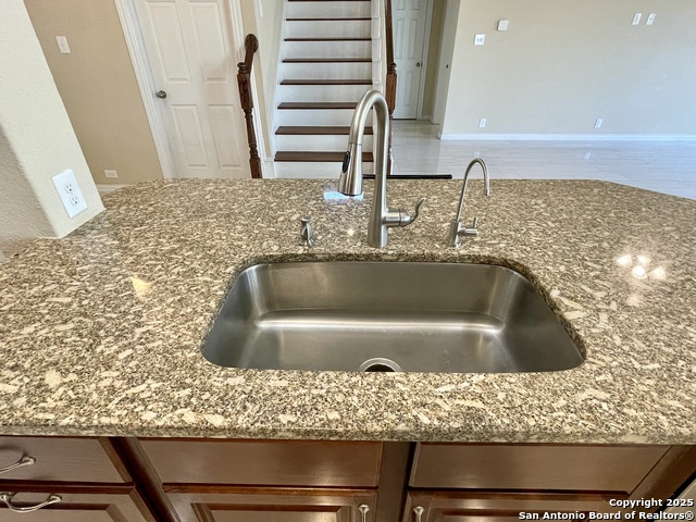 Listing photo id 9 for 1026 Faith Ranch