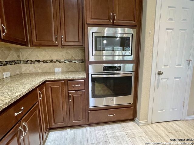 Listing photo id 10 for 1026 Faith Ranch