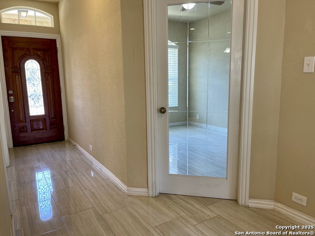 Listing photo id 12 for 1026 Faith Ranch