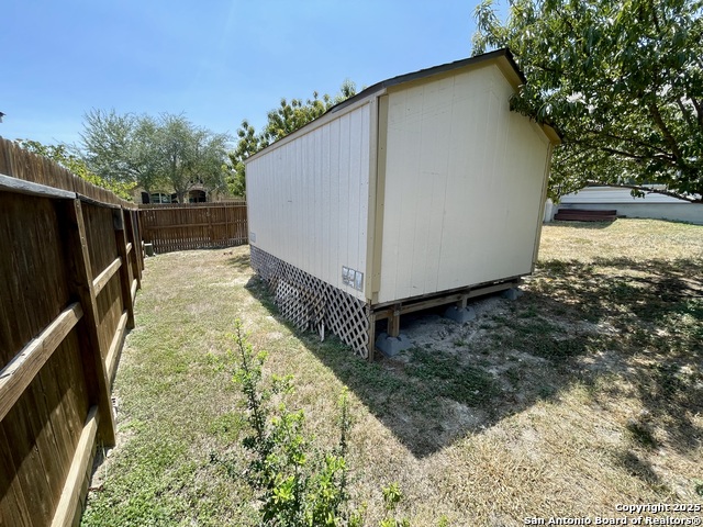 Listing photo id 40 for 1026 Faith Ranch