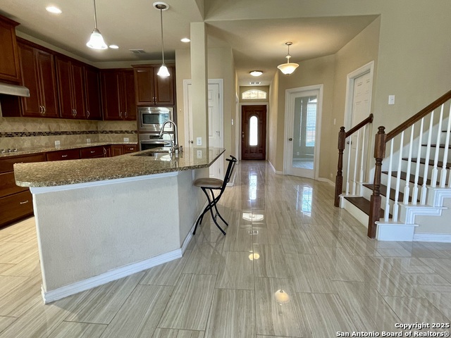 Listing photo id 5 for 1026 Faith Ranch