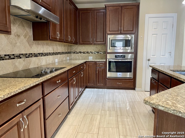 Listing photo id 6 for 1026 Faith Ranch