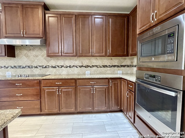 Listing photo id 7 for 1026 Faith Ranch