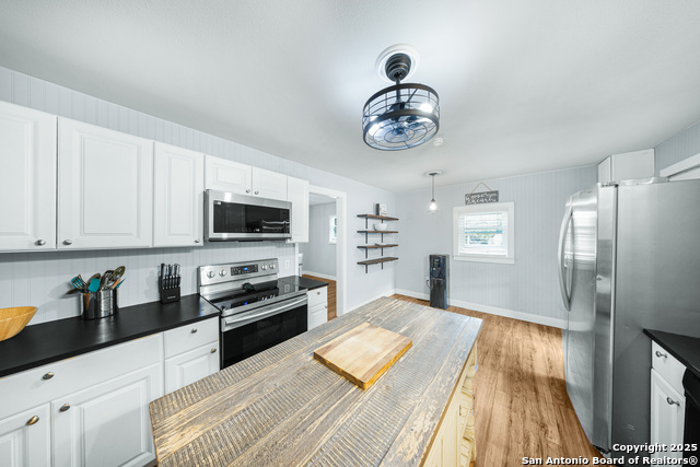 Image 2 of 25 For 8216 Alton