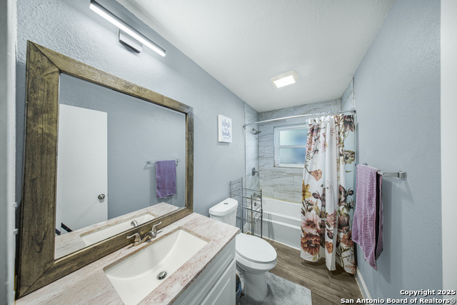 Image 22 of 25 For 8216 Alton