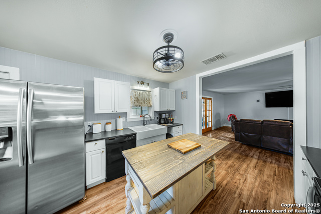 Image 3 of 25 For 8216 Alton