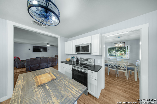 Image 4 of 25 For 8216 Alton