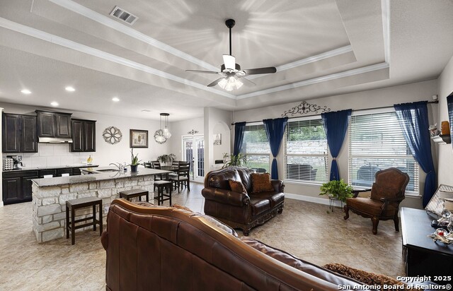 Listing photo id 8 for 708 Padova  