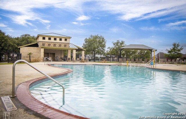 Listing photo id 18 for 708 Padova  