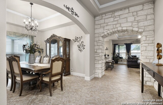 Listing photo id 4 for 708 Padova  