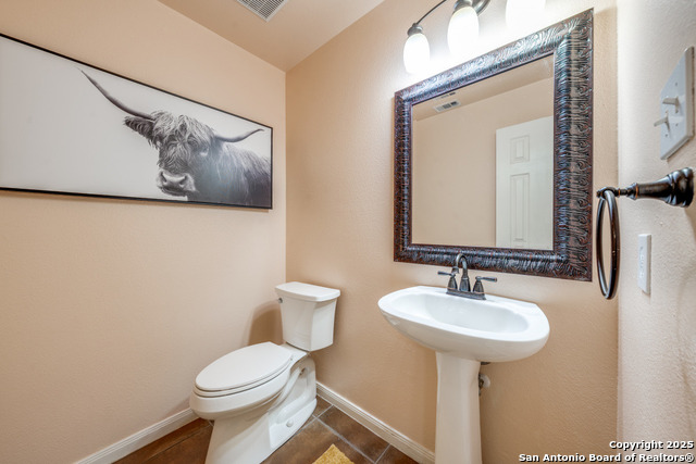 Image 14 of 21 For 815 Midway