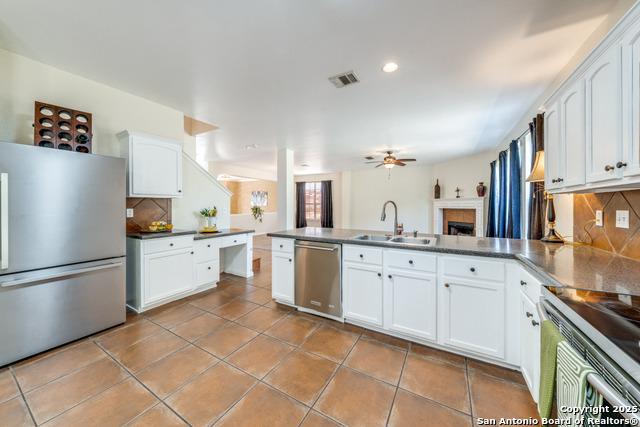 Image 15 of 21 For 815 Midway